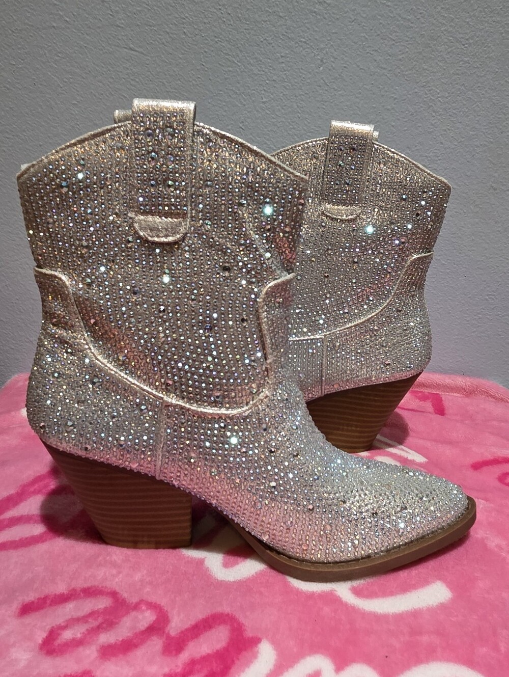 Forever Women's Silver Rhinestone Ankle Boot, Size 6.5 - Picture 4 of 9